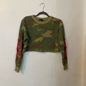 Cropped camouflage long sleeve shirt